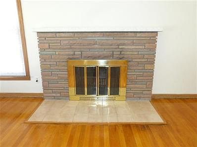 4th image of 21814 Elmwood Ave