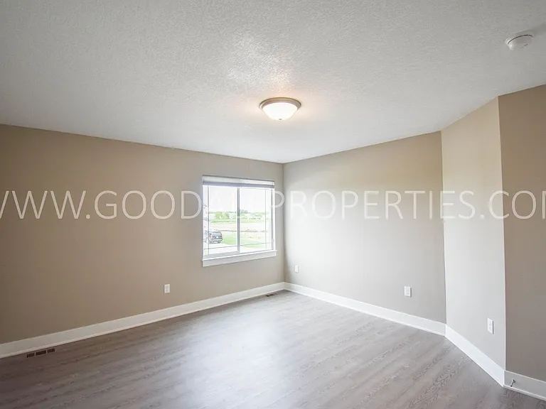 2000 Adler Ct — Photo 10