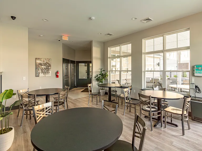 Park West Apartments — Photo 38