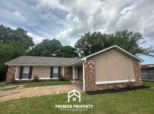 2105 Woodfield Park Rd, Memphis, TN 38134