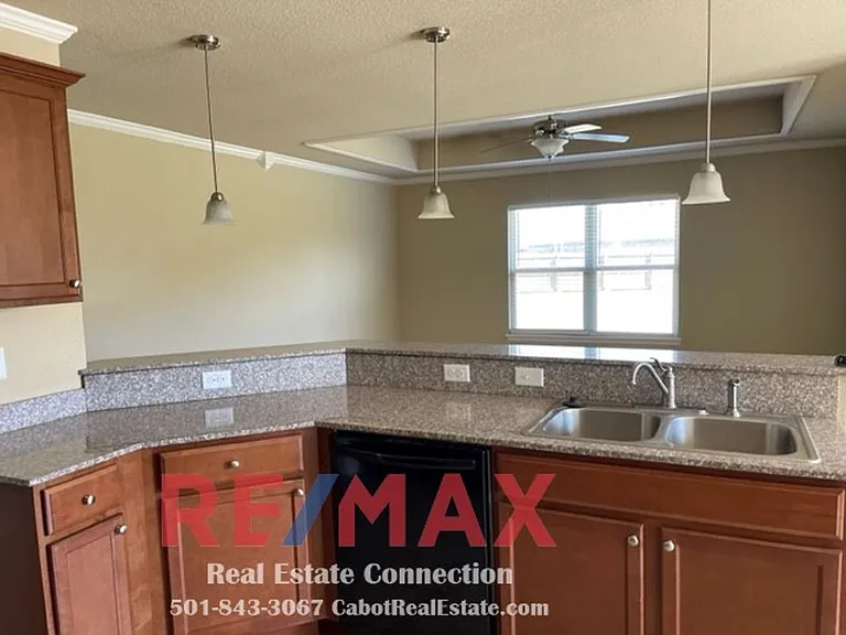 124 Brickyard Ct — Photo 6