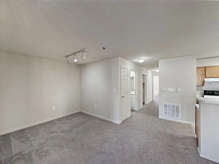 19364 Chelsey Dr — Photo 5