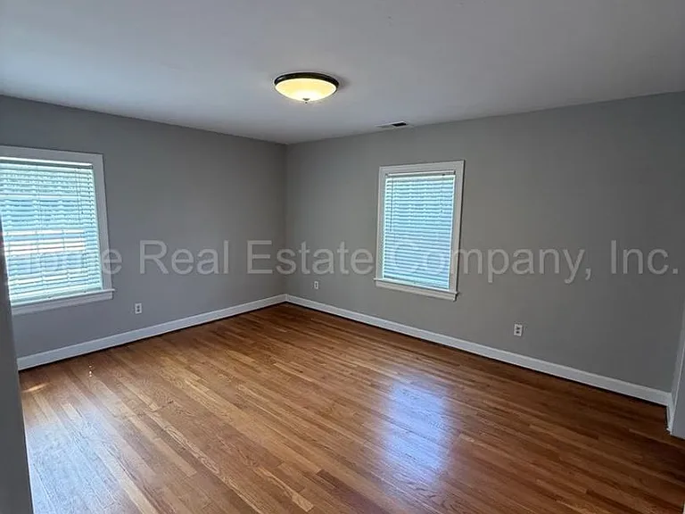 805 W End Blvd #B-10 — Photo 7