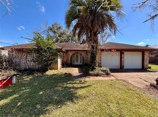 437 Bluebonnet Dr, Jones Creek, TX 77541