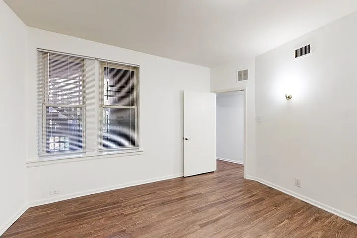 925 East 46th Street — Photo 19