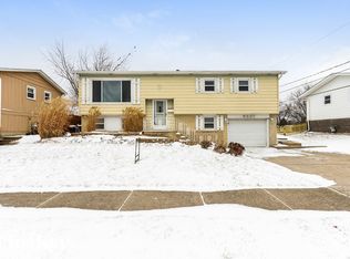 5820 Essex Rd, Oak Forest, IL 60452