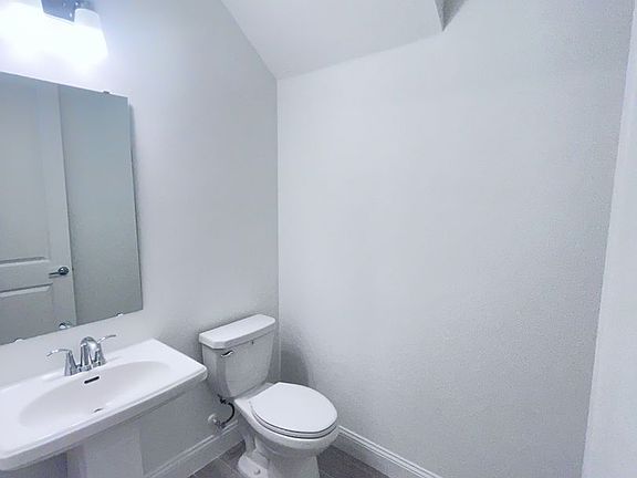 5th image of 89 Tyson Ct