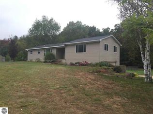 5655 E 34th Rd, Cadillac, MI 49601