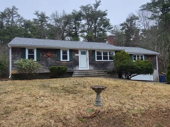 165 Hedges Pond Rd, Plymouth, MA 02360