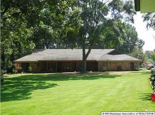 456 Gwen Rd, Senatobia, MS 38668
