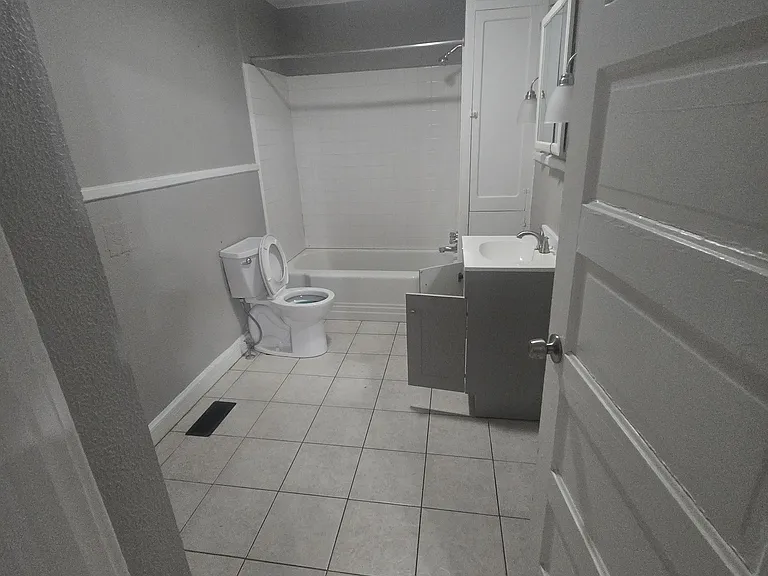 131 Park Blvd #B — Photo 7