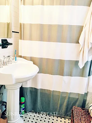 Rented by Sunrise Real Estate | media 6