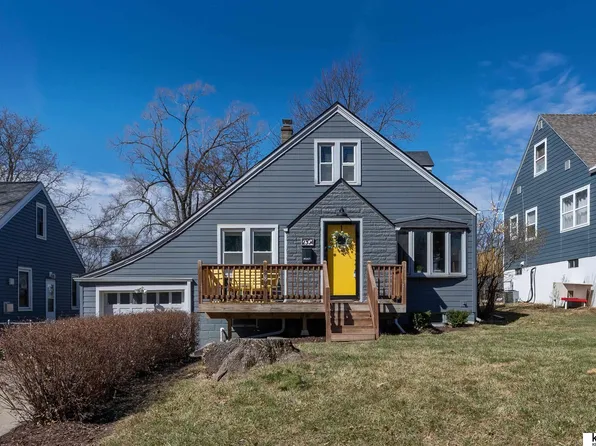 2304 N 69th St, Omaha, NE 68104