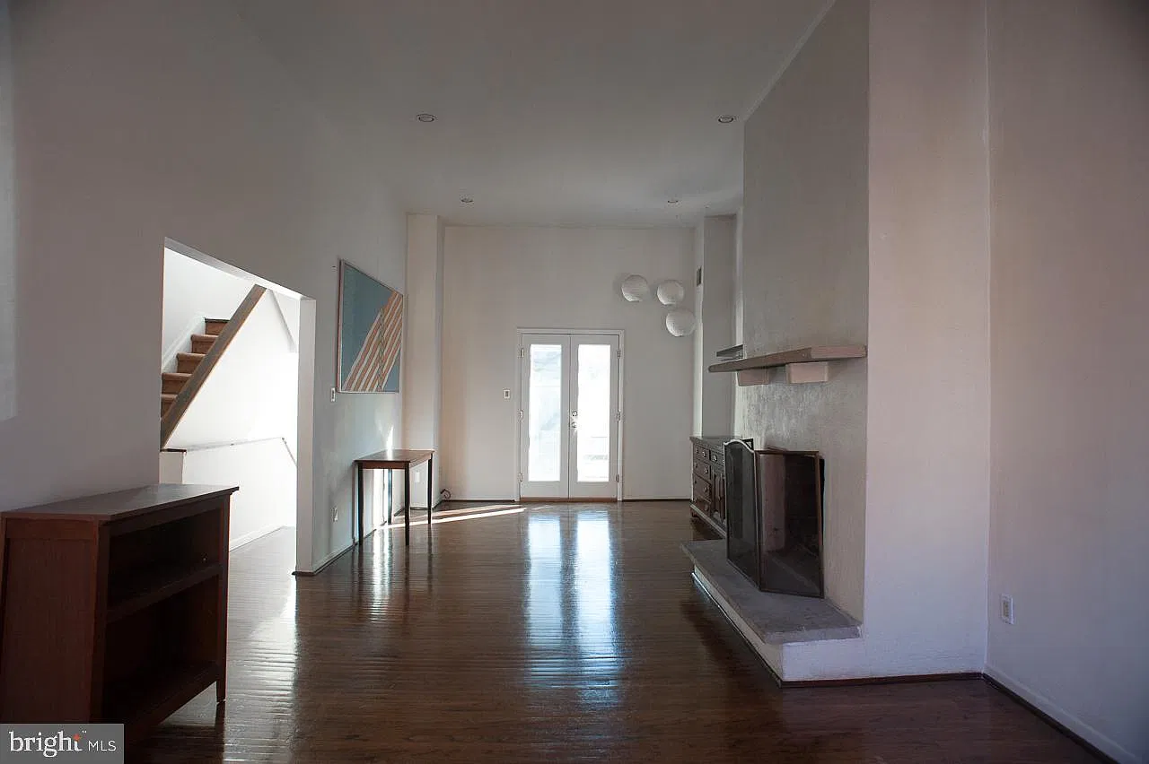 2 bed, 1.5 bath, 2000 sqft, $3,500 — Photo 2