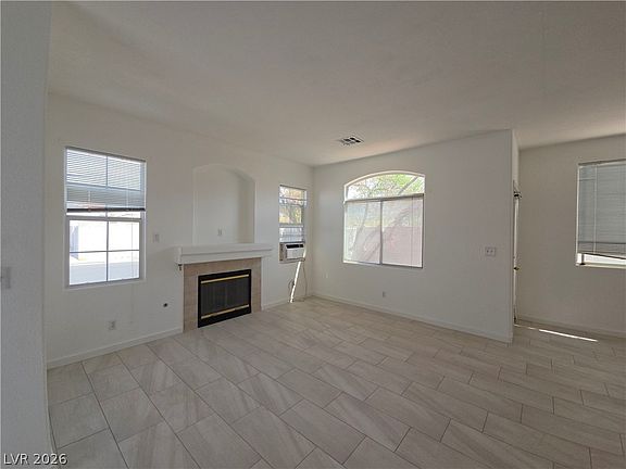 5th image of 1171 Antoinette St