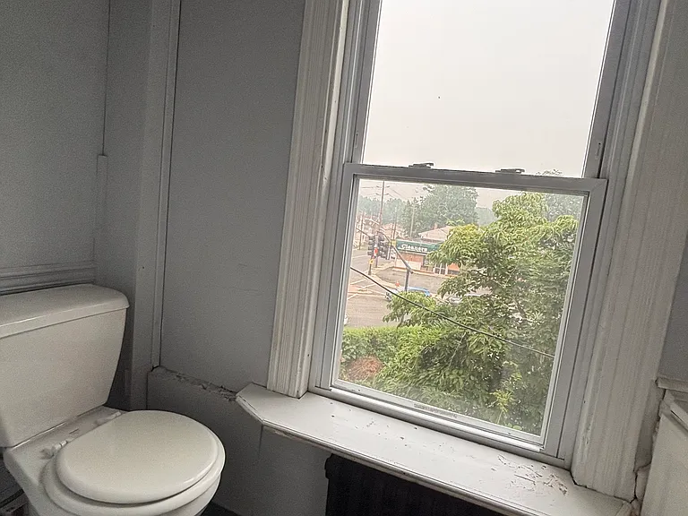 342 W Grand Ave #B — Photo 9