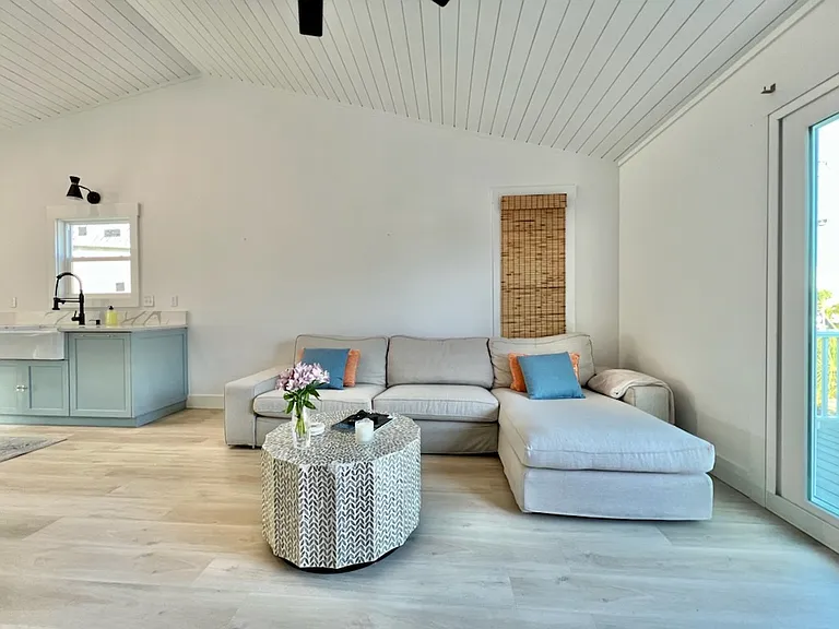 1 Gulf Breeze Ct — Photo 3