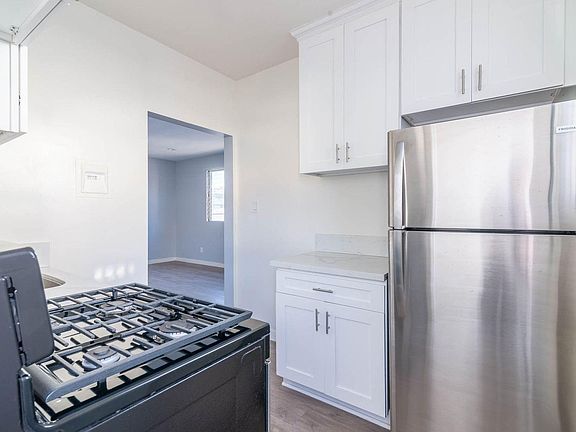 5th image of 914 4th St #17