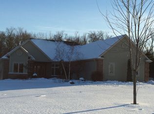 28615 Bay Meadow Dr, Waterford, WI 53185