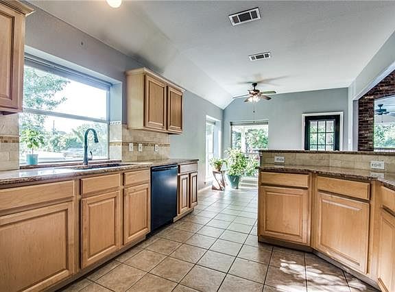 3rd image of 107 Briergate Ln
