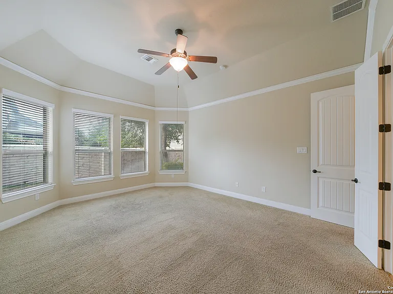 42 Avalon Park — Photo 13