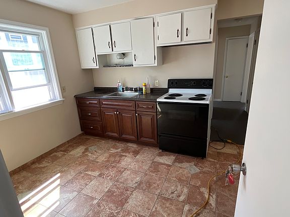 2nd image of 4409-4411 Woburn Ave
