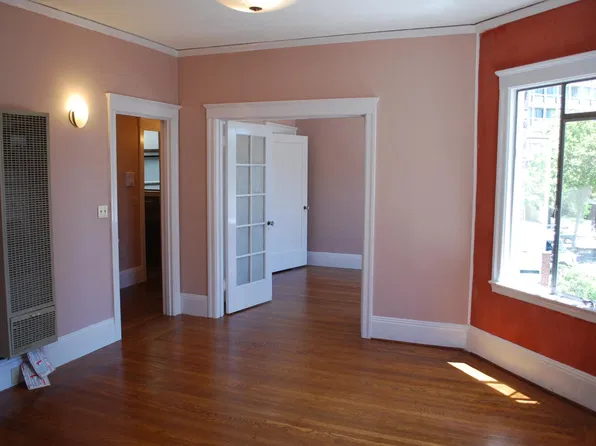 123 Bay Pl APT 307, Oakland, CA 94610