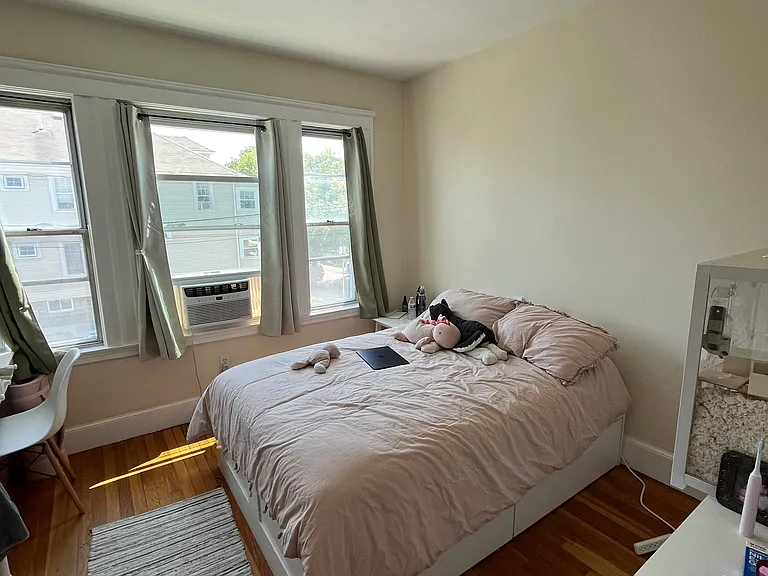 30 Elmira St #1 — Photo 6