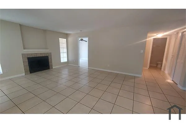 Building Photo - 8746 Mallard Reserve Dr