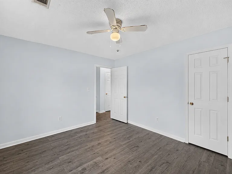 4810 Golden Leaf Ln — Photo 10