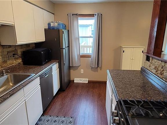 3rd image of 607 Heron Ct