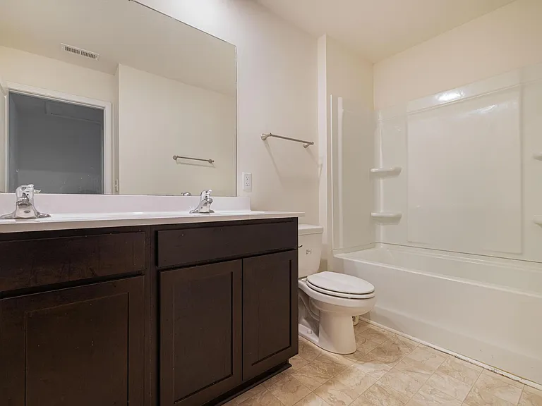 1124 Tay Sta — Photo 23