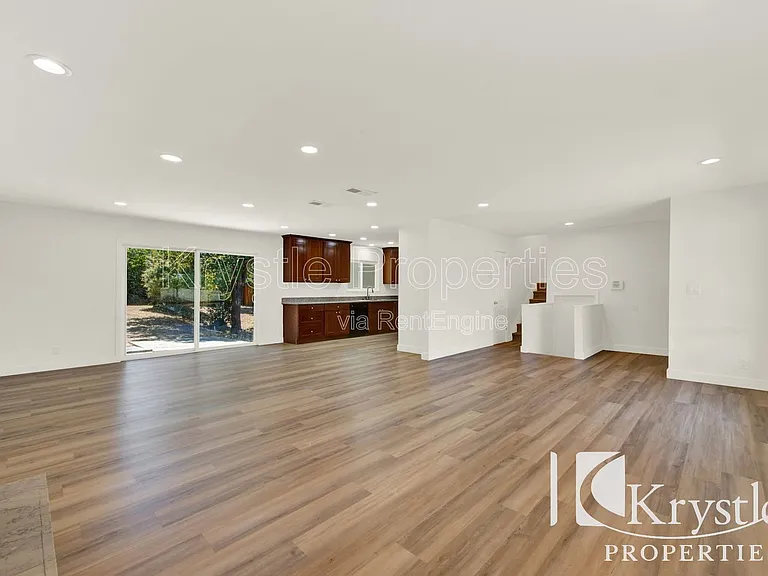 319 Aragon St — Photo 2