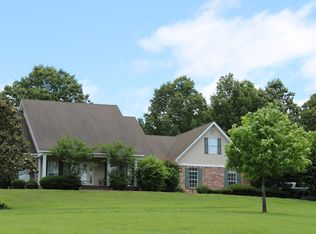 1184 Gillon Rd, Grenada, MS 38901