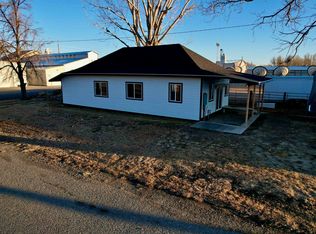 302 3rd St S, Basin, WY 82410