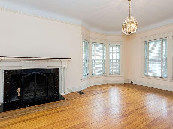 5th image of 310 Highland Ave