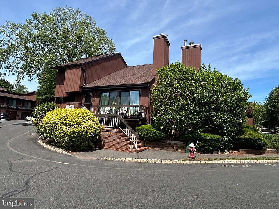 1st image of 23 Bloomingdale Dr APT 1A