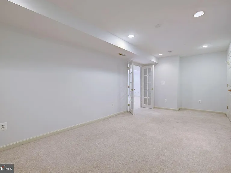 6710 Persimmon Tree Rd — Photo 32