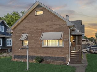 1733 Victoria Ave, North Chicago, IL 60064