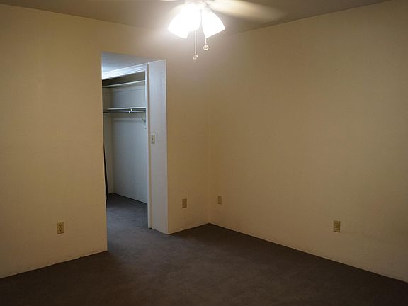 4th image of 625 Manhattan Pl APT 105
