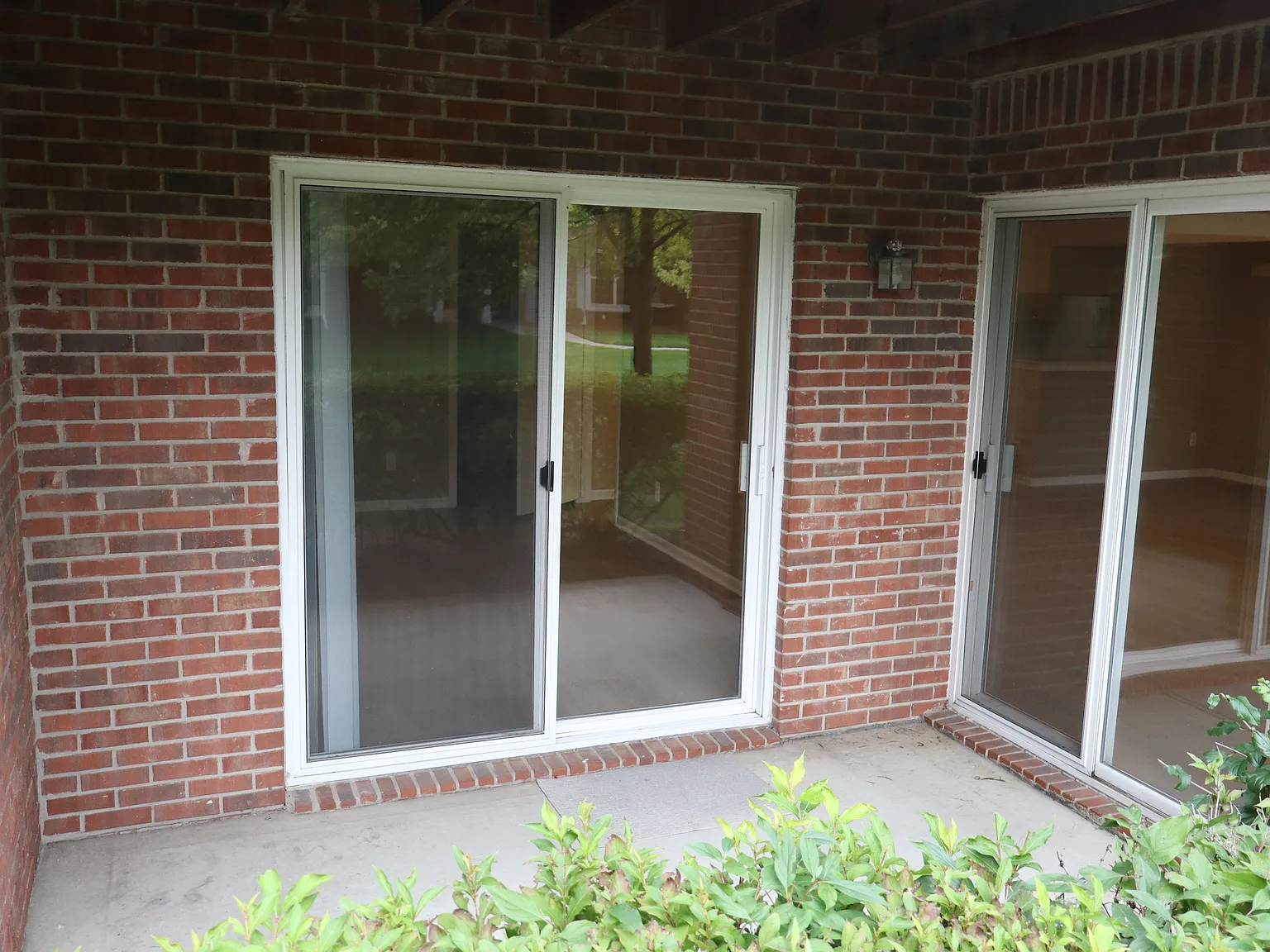 2 bed, 1213 sqft, $1,950 — Photo 2