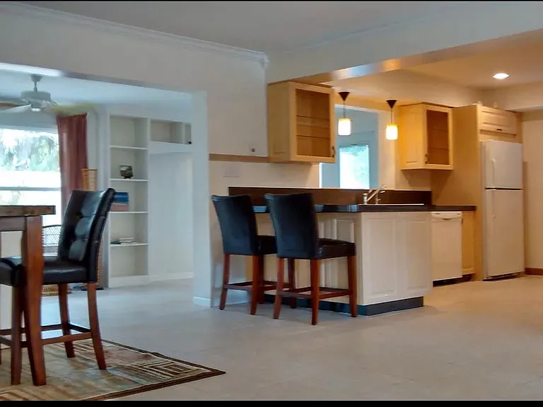 1147 Milano Dr — Photo 2