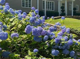 6 Green Beach Dr, Norwalk, CT 06853