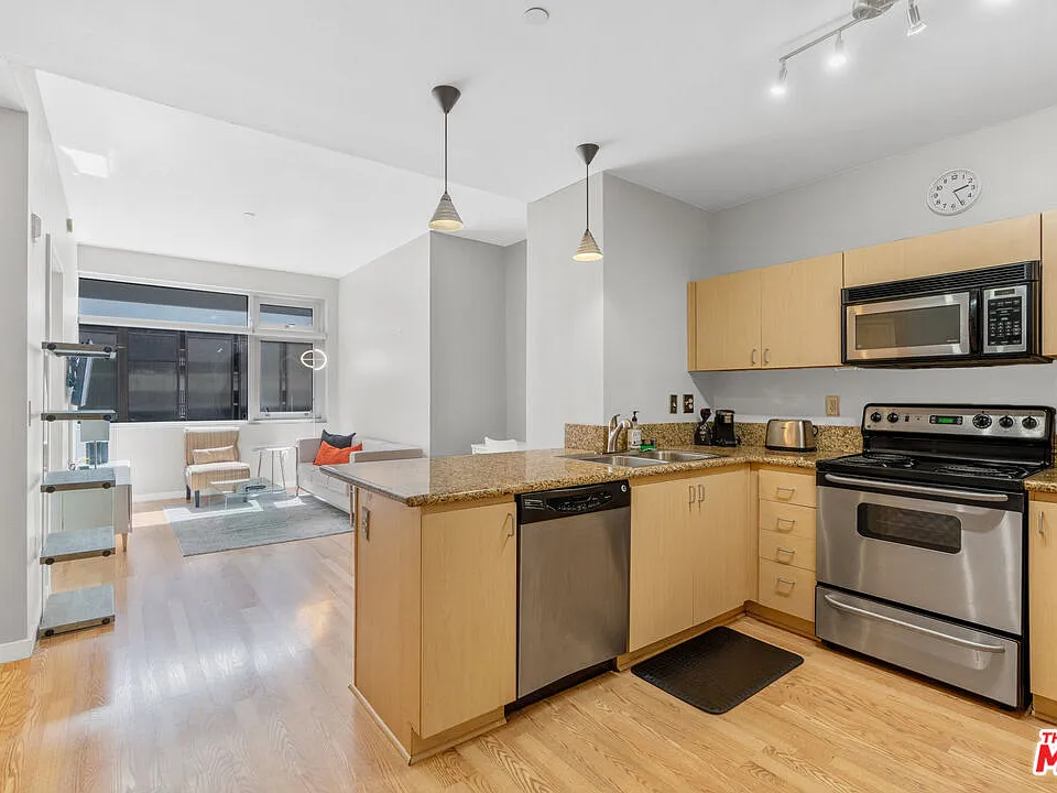 630 W 6th St #613