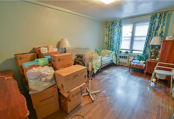 4th image of 665 Thwaites Pl APT 3L