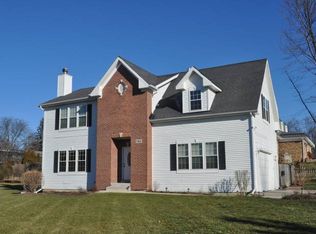 701 Deborah Ave, Elgin, IL 60123