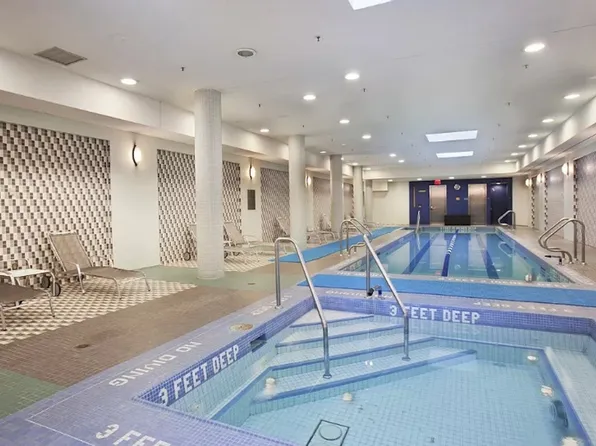 120 Riverside Boulevard image 10 of 13