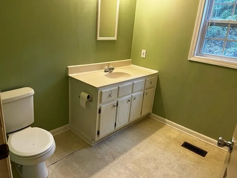 1508 McLeod Rd — Photo 10