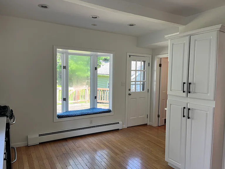 288 Seneca Pl — Photo 10