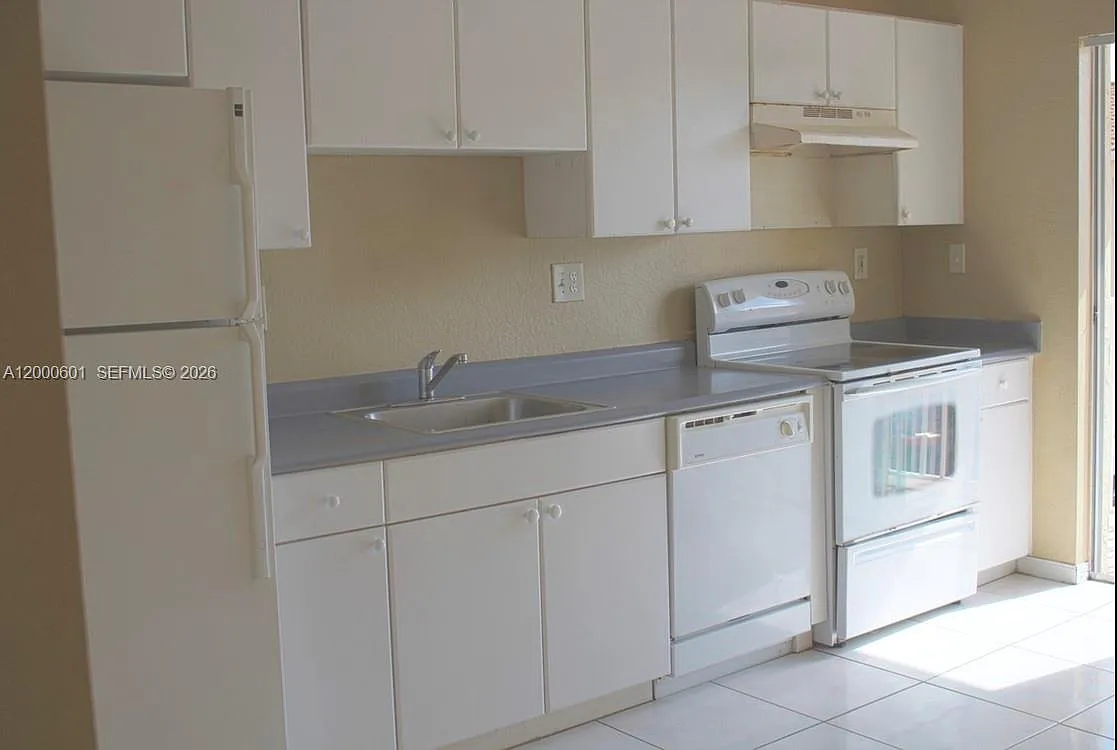 San Marco Villas Condo — Photo 3
